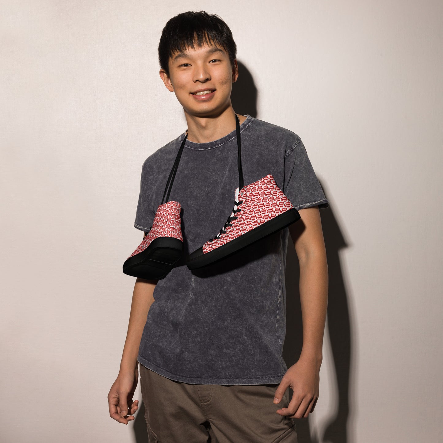 Red / Black tongue <EMG> Logo Pattern High Top Canvas Shoes