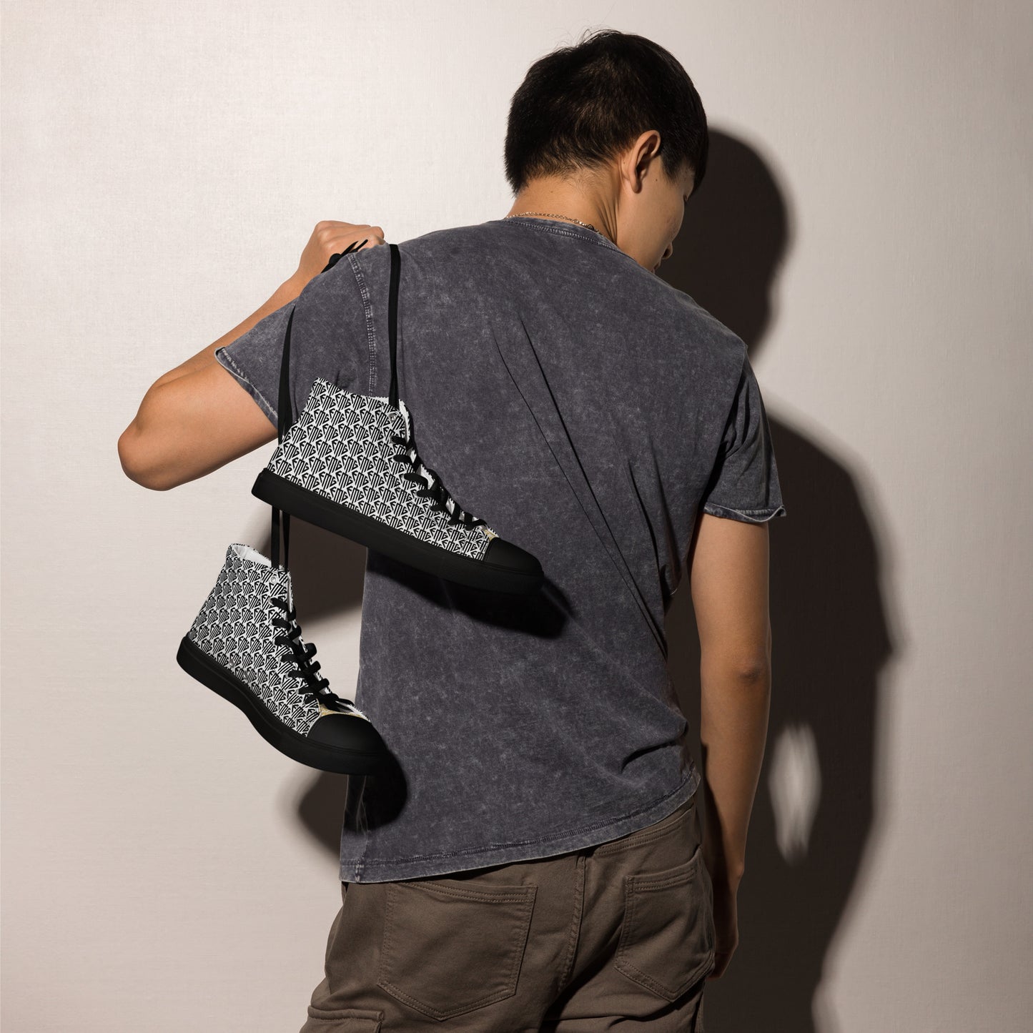 Black / Gold tongue <EMG> Logo Pattern High Top Canvas Shoes